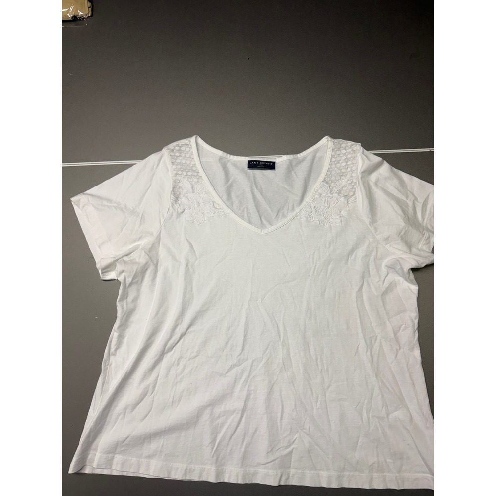 Lane Bryant White V-Neck T-Shirt Floral Embroidery Lace Shoulder Plus Size 18/20